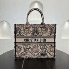 Christian Dior Shopping Bags